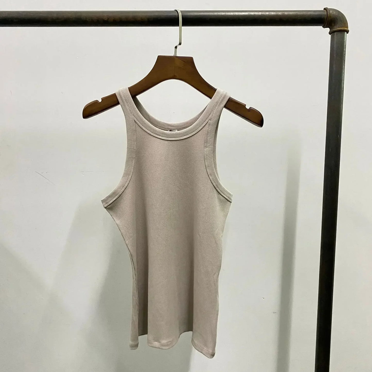 (High Quality)2025 Women Tops Racer Vest Women Solid Color All-match Elastic Cotton Espera Base Vest LUXURY Nordic Style Casual