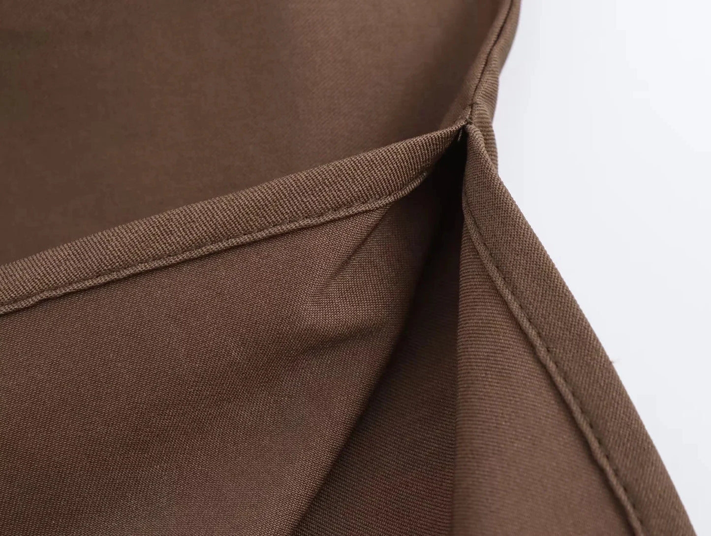 TRAFZA Vintage Chic Women Solid Asymmetric O-Neck Zipper Sleeveless Cross Folds Top Fashion 2025 Streetwear Padded Shoulder Top
