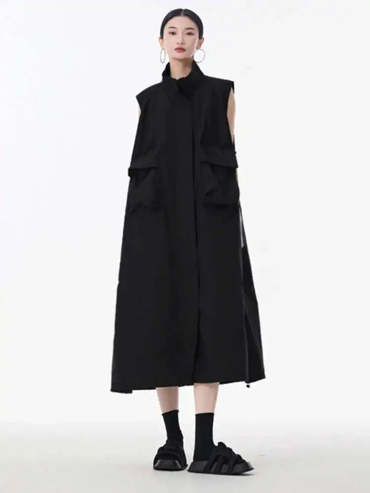 [EAM] Women Green Pocket Hem Drawstring Big Size Vest Dress New Stand Collar Sleeveless Fashion Tide Spring Autumn 2025 1DJ0147