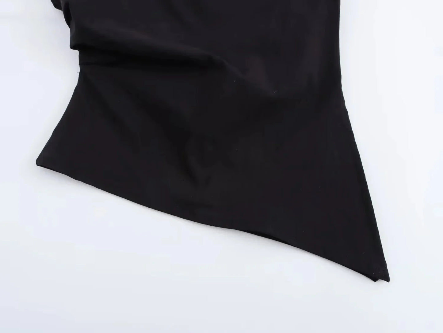 TRAFZA Vintage Chic Women Solid Asymmetric O-Neck Zipper Sleeveless Cross Folds Top Fashion 2025 Streetwear Padded Shoulder Top