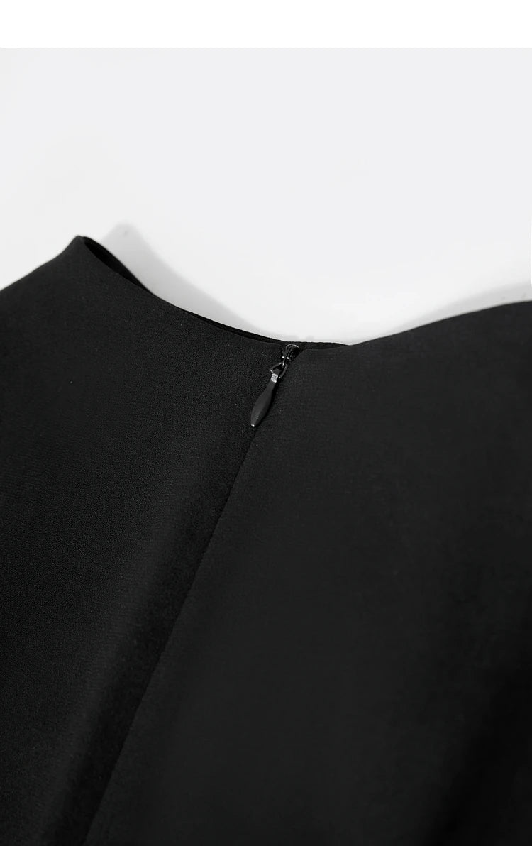 Amii Minimalism 2024 Summer New Sleeveless Small Black Dress Short Slim Half-high Neck Fashion Female Dresses for Women 12452052