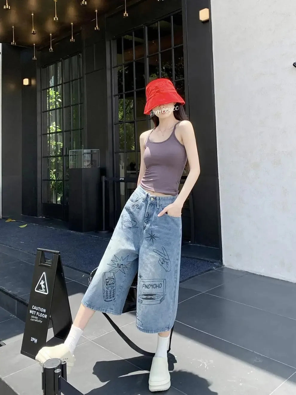 American Style Retro Street Women's Mid-Length Jeans Graffiti Design Loose Straight Cut Shorts Casual Fashionable Denim Shorts
