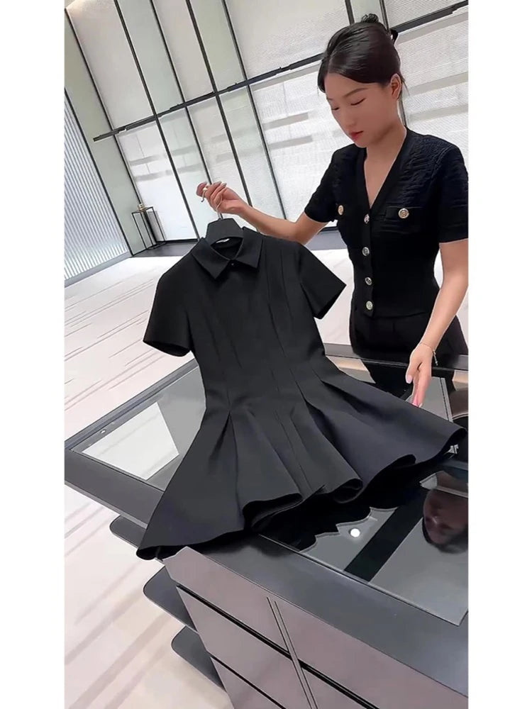 French Temperament Chic Hepburn Style Socialite Black Polo Collar Short-sleeved Dress Summer New Commuter Style Slim Mini Dress