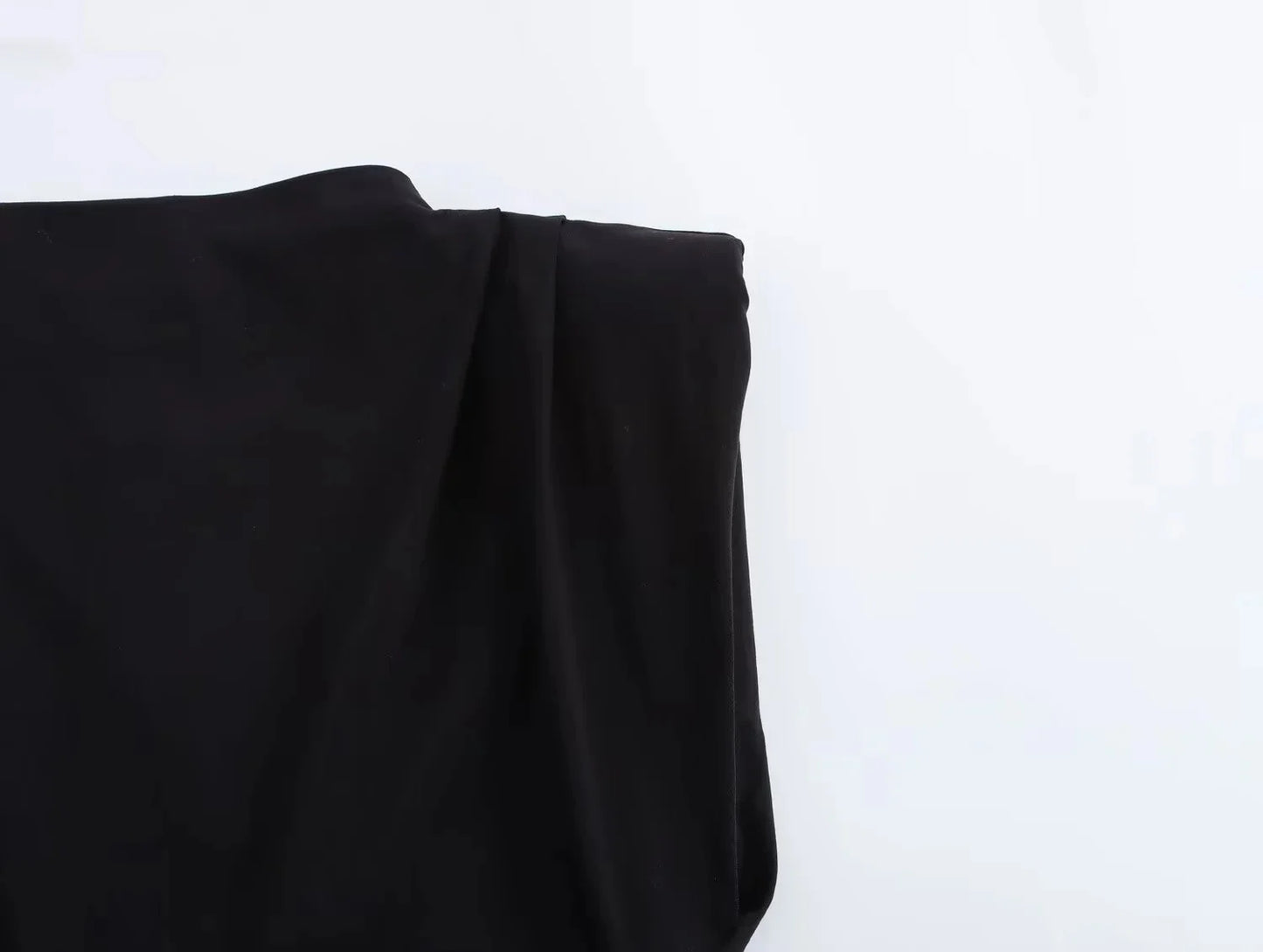 TRAFZA Vintage Chic Women Solid Asymmetric O-Neck Zipper Sleeveless Cross Folds Top Fashion 2025 Streetwear Padded Shoulder Top