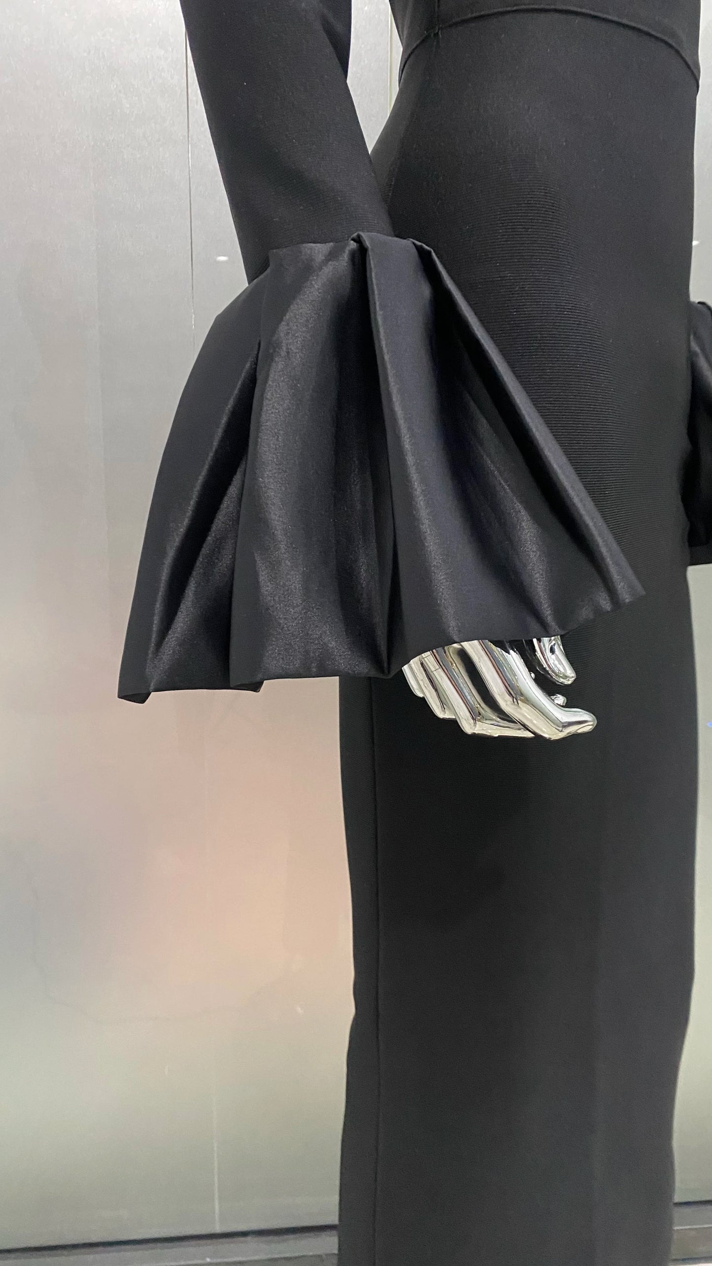 STOCK Shining Diamonds Neck Flare Sleeve Black Long Bandage Dress Elegant Woman Evening Party Dress Cocktail Party Outfit