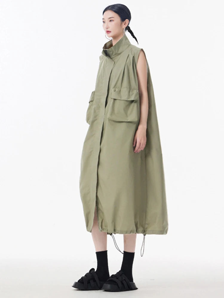 [EAM] Women Green Pocket Hem Drawstring Big Size Vest Dress New Stand Collar Sleeveless Fashion Tide Spring Autumn 2025 1DJ0147